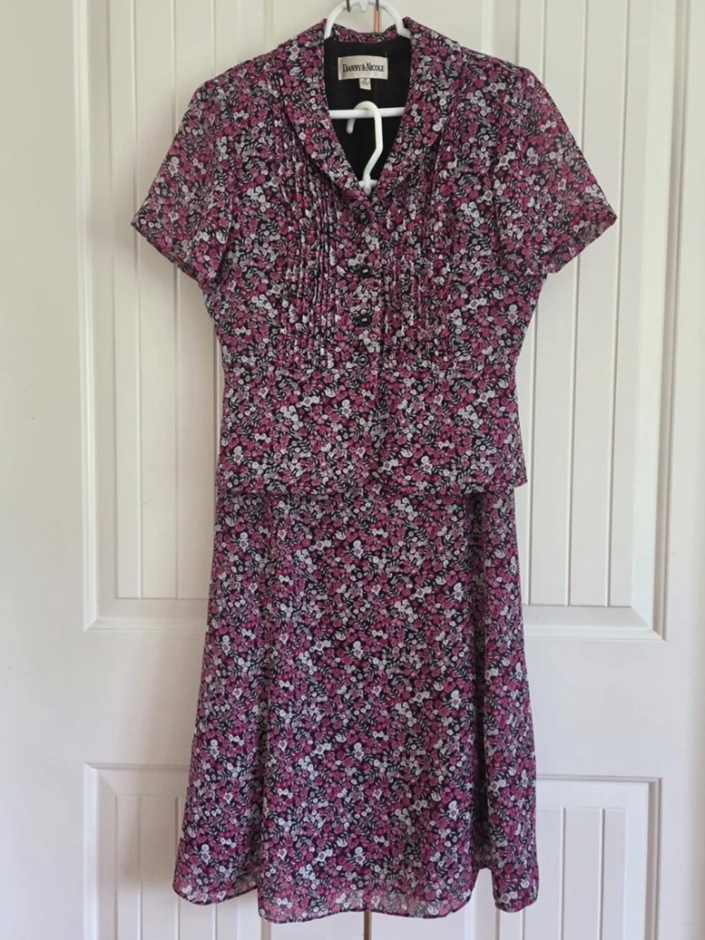 Danny & Nicole Skirt Set Black Pink White Peplum blouse and A-line skirt Size 4P - Picture 3 of 7